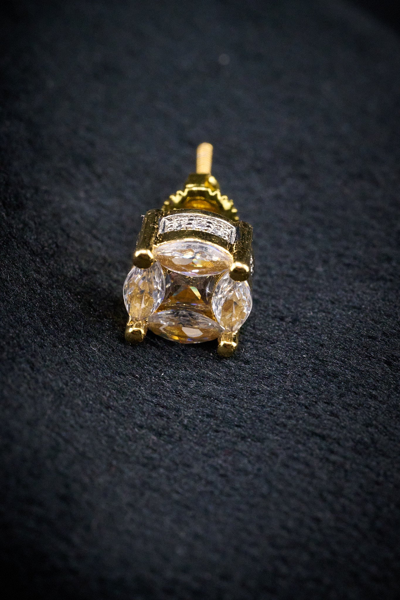 Gem Stone Money Stud