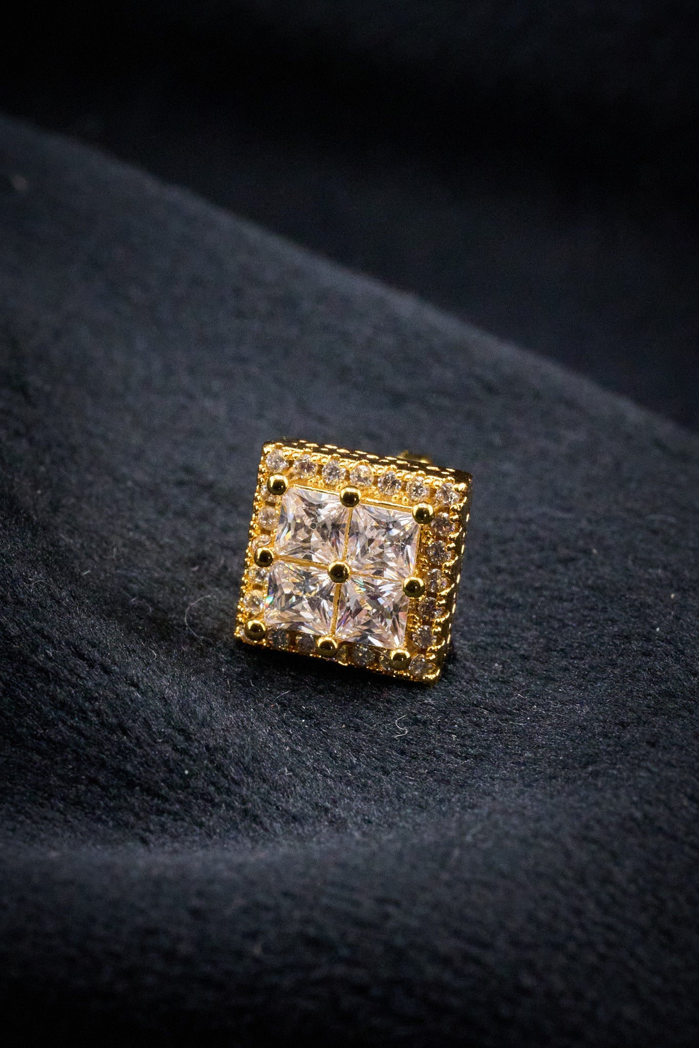 Iced Square stud - Large